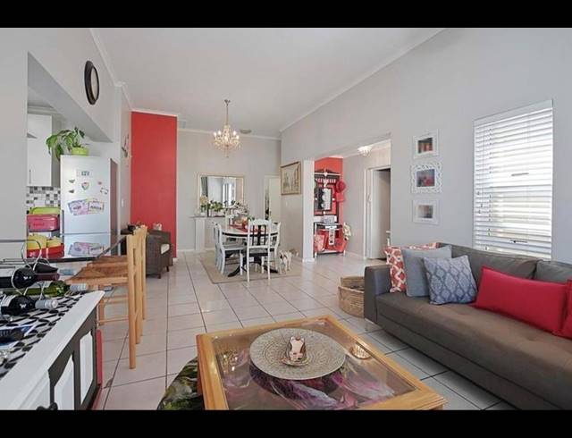 3 BEDROOM TOWNHOUSE FOR SALE IN BURGUNDY ESTATE